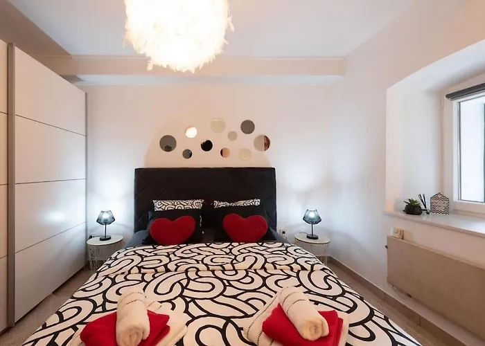 Center With Free Parking Apartman *